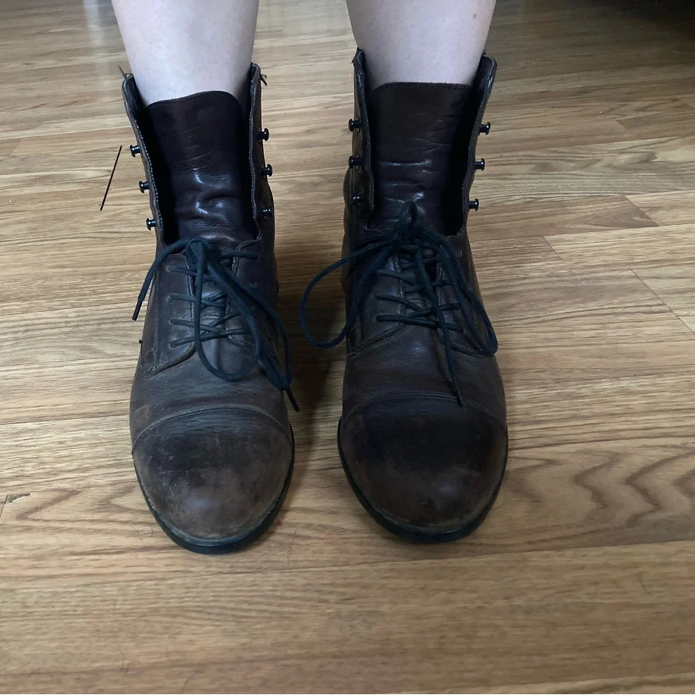 Ariat distressed brown leather ankle boots - Picture 5 of 7